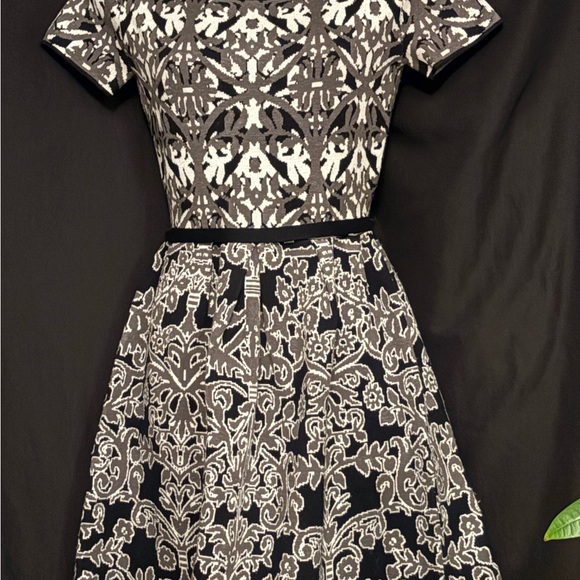 Jessica Simpson Black and White Patterned Mini Dress - Picture 1 of 9